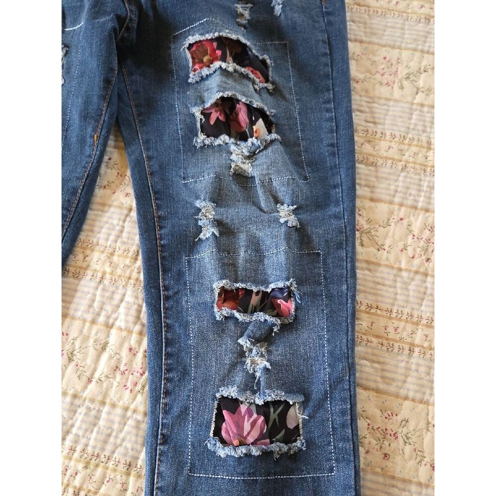 ASTYLISH Floral Patch Distressed Boyfriend Skinny Jeans, Size S BEACH PARTY! - Picture 5 of 13